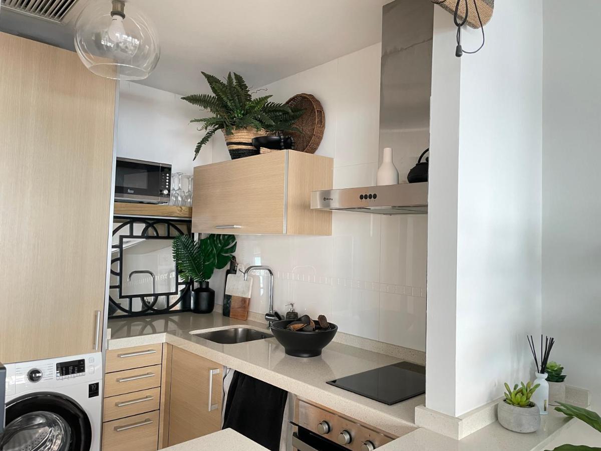 Oasis Pacifico Apartment มาลากา ภายนอก รูปภาพ